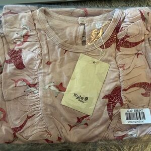 Kyte BABY NWT bubble romper in blush shark, size 4T